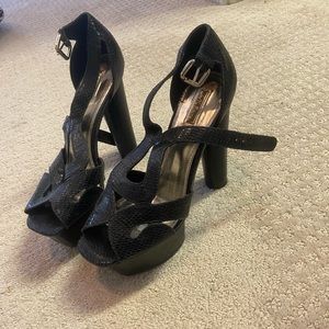 Black Sexy 4 inch comfy sandals.  Vegas shoes!